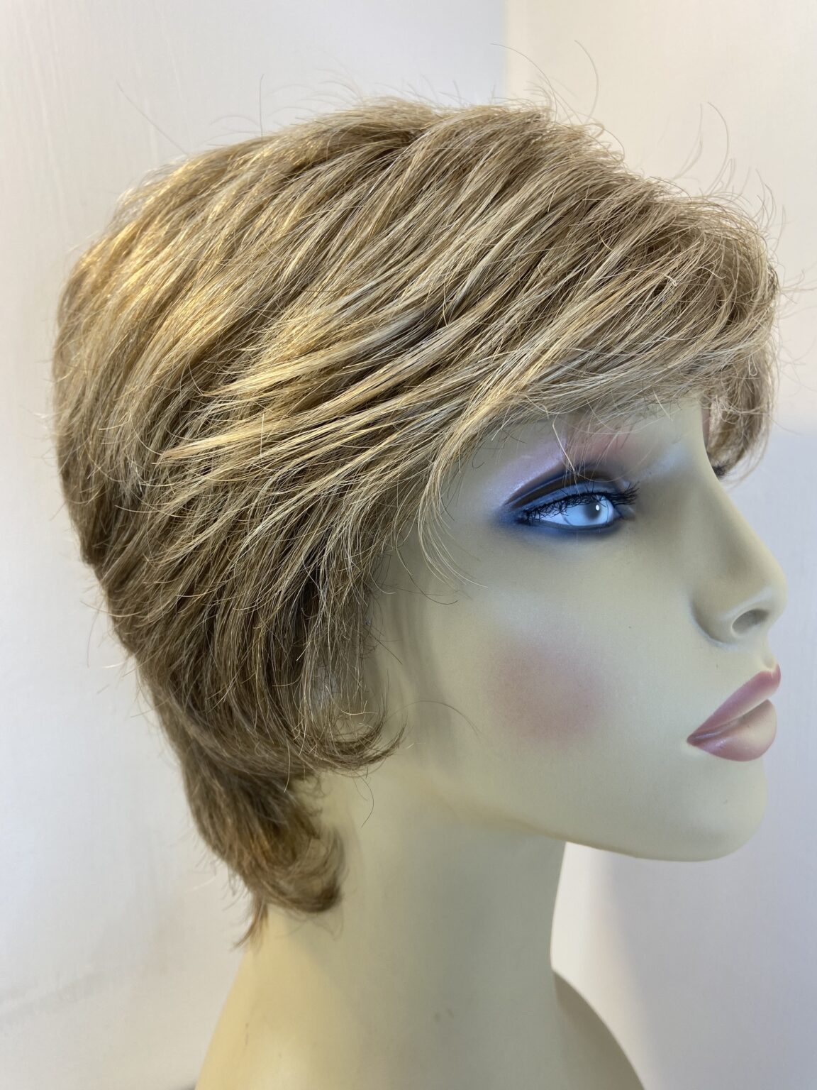 Beautiful Blonde Short Stylish Wig Blss818 Wigbank