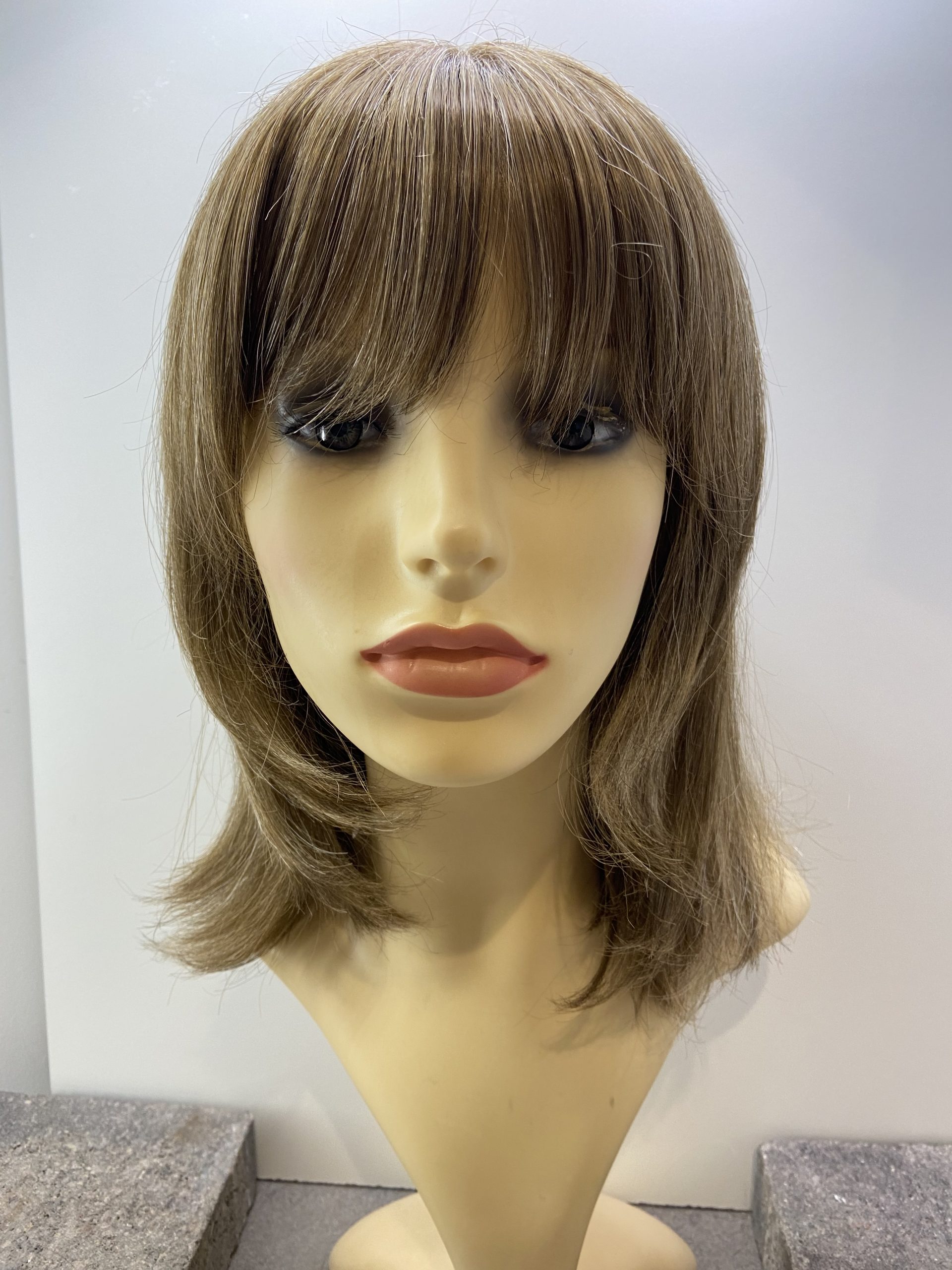 Long light brown wig. Brls310 – Wigbank
