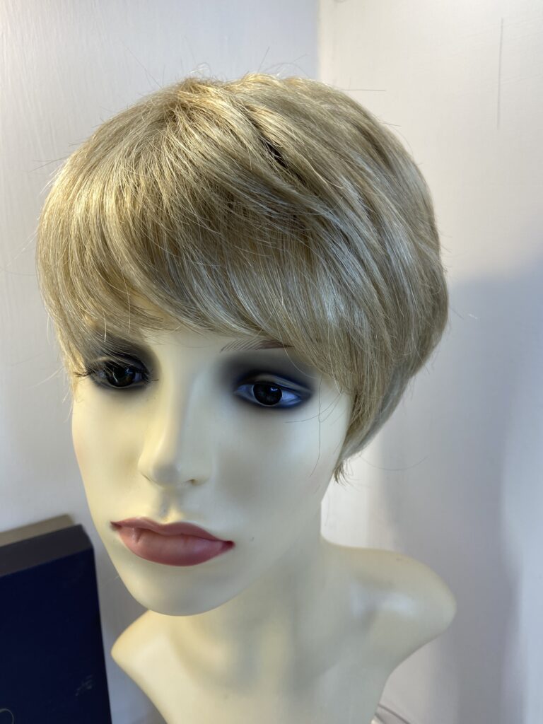 Beautiful blonde Amore wig. Bblss451 – Wigbank