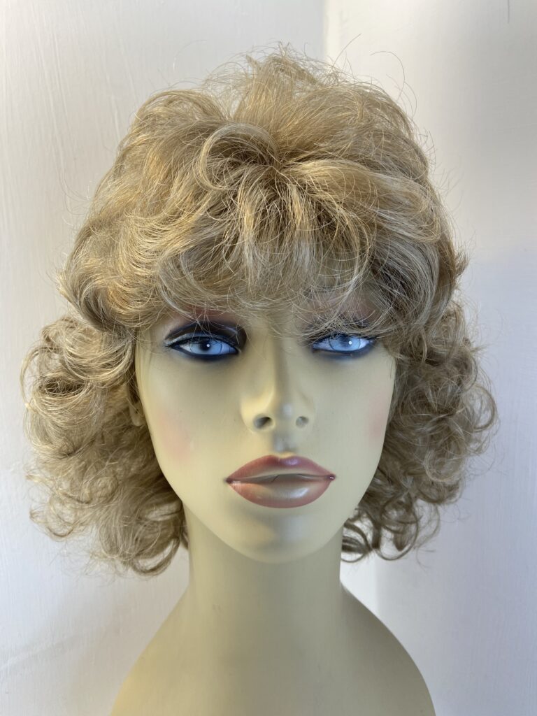 Long curly blonde wig. Bllc527 – Wigbank