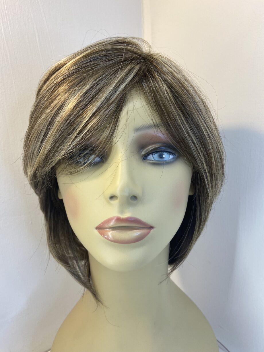 Silky soft new blonde wig. Blms315