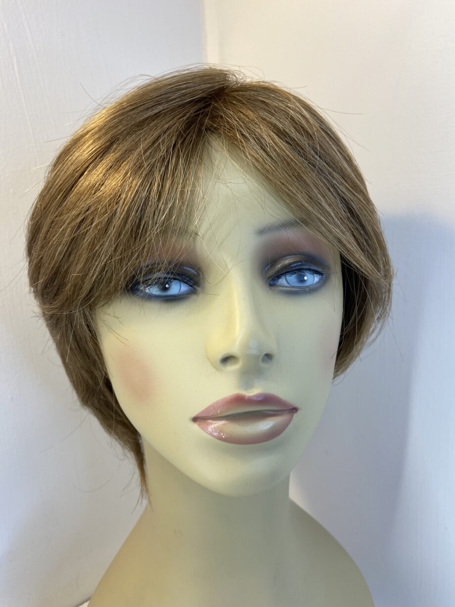 Silky soft light brown wig. Brms669